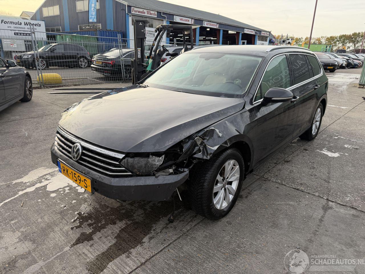 Volkswagen Passat 1.6 TDI 88KW DSG Clima Navi Comfortline