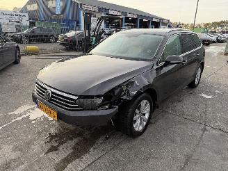 Damaged car Volkswagen Passat 1.6 TDI 88KW DSG Clima Navi Comfortline 2018/1