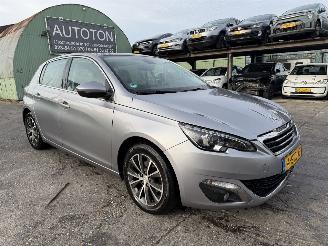 damaged passenger cars Peugeot 308 1.6 92KW Clima Navi Led Pano Premiere 2013/12
