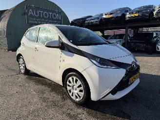 Coche accidentado Toyota Aygo 1.0 VVT-I 51KW Airco Led X-Play 5-Drs 2018/2