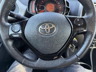 Toyota Aygo 1.0 VVT-I 51KW Airco Led X-Play 5-Drs picture 12