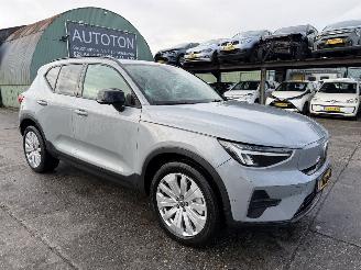 krockskadad bil auto Volvo XC40 70 kWh 175KW Clima Navi 360 Camera Single Motor Core NAP 2025/8