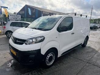 Schade bestelwagen Opel Vivaro 1.5 CDTI L2H1 Edition 75kW NAP 2021/4