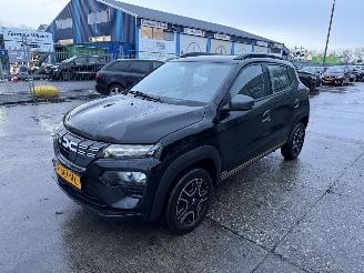 Schadeauto Dacia Spring 27 kWh Clima Navi Camera Led Expression NAP 2023/9