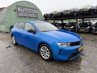 Vaurioauto  passenger cars Opel Astra 1.2 81KW Business Edition Clima Navi Led NAP 2022/11