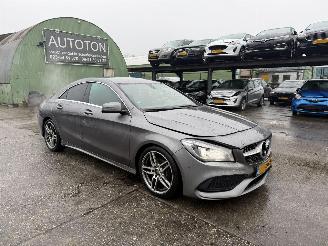 skadebil auto Mercedes Cla-klasse 180 90KW Autom. Clima Navi Led Xenon AMG Upgrade Edition Camera NAP 2018/8
