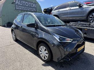 skadebil auto Toyota Aygo 1.0 VVT-I 53KW X-fun Airco Led 5-Drs NAP 2020/9