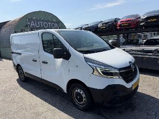 damaged commercial vehicles Renault Trafic 1.6 DCI 70KW Clima Navi Led T27 L1H1 Comfort NAP 2020/3