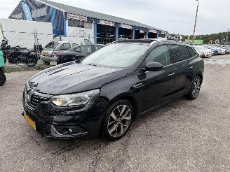 Avarii autoturisme Renault Mégane 1.2 TCE 96KW Bose Pano Clima Navi Camera Led 2017/8