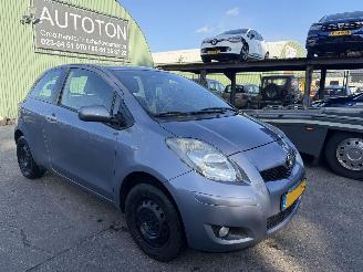 Voiture accidenté Toyota Yaris 1.3 VVTi 74KW Automaat Clima Aspiration NAP 2010/6