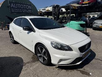 Avarii autoturisme Volvo V-40 2.0 D2 88KW R-Design Xenon Clima Navi Business NAP 2015/8