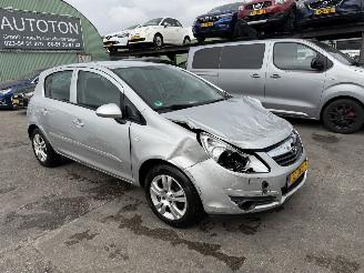 Unfallwagen Opel Corsa 1.4-16V 66KW Automaat Airco Enjoy 5-Drs NAP 2009/9