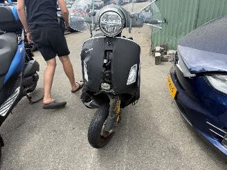 Piaggio GTS 300 HPE Supertech 18KW picture 5