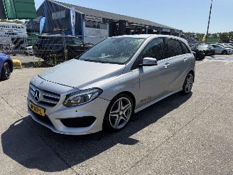 damaged passenger cars Mercedes B-klasse 250 Autom. 155KW Prestige Clima Navi Led Camera 2015/5