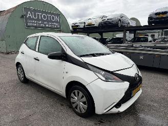 škoda osobní automobily Toyota Aygo 1.0 VVT-I 51KW Airco 5-Drs X-Now 2015/7