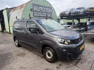 Vaurioauto  commercial vehicles Peugeot Partner 1.5 Bluehdi 55KW RUITENWASSERINSTALATIE Navi Clima Schuifdeur Premium 2021/6