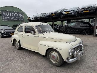 damaged passenger cars Volvo PV-544 C kattenrug 1964/2