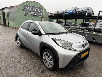 Schadeauto Toyota Aygo X 1.0 VVT-I 53KW MT-Play Airco NAP 2023/5