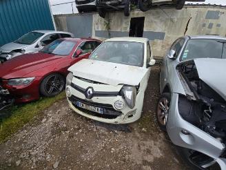 Coche siniestrado Renault Twingo Twingo II (CN), Hatchback 3-drs, 2007 / 2014 1.5 dCi 75 FAP 2012/3