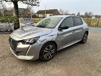 uszkodzony samochody osobowe Peugeot 208 1.2 Allure 2022/6