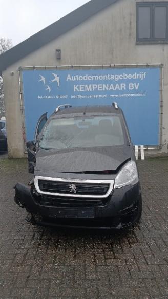 Coche siniestrado Peugeot Partner Partner Tepee (7A/B/C/D/E/F/G/J/P/S) MPV 1.6 VTI 16V (EP6CDTR(5FK)) [7=
2kW]  (08-2010/12-2018) 2017