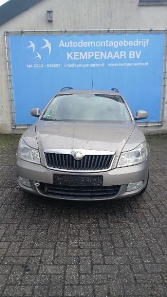 Salvage car Skoda Octavia Octavia Combi (1Z5) Combi 5-drs 1.2 TSI (CBZB) [77kW]  (02-2010/04-201=
3) 2010