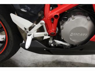 Ducati 848 Lichte rijdbare schade picture 9