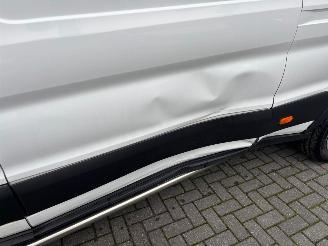 Ford Transit  picture 11