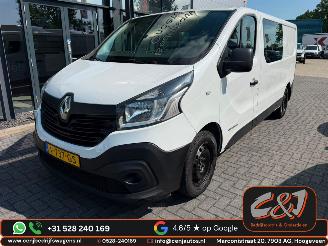 skadebil bedrijf Renault Trafic  2017/3