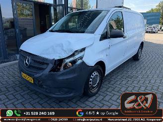 skadebil bedrijf Mercedes Vito  2017/10