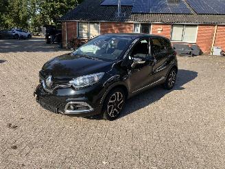 krockskadad bil auto Renault Captur 0.9 dynimc 2015/4