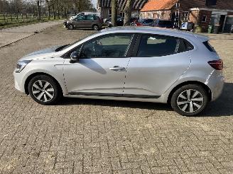 skadebil auto Renault Clio 1.0 equllibre 2023/5