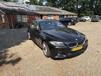 damaged passenger cars BMW 5-serie gereserveerd 2016/3