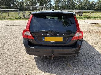 Vaurioauto  passenger cars Volvo V-70 T4 AUTOMAAT 2011/6