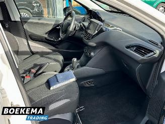 Peugeot 208 1.2 e-VTi Active Automaat Navigatie Climate picture 18