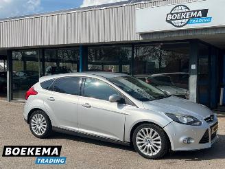 damaged passenger cars Ford Focus 1.0 TItanium Ed. Plus Navigatie Cruise PDC 2014/6