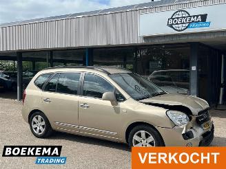 krockskadad bil auto Kia Carens 2.0 CVVT X-ecutive 7p. Aut. Navigatie Climate Cruise 2008/2