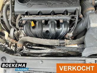 Kia Carens 2.0 CVVT X-ecutive 7p. Aut. Navigatie Climate Cruise picture 13