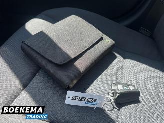 BMW 3-serie 318i High Executive Panorama Stoelverw. Navigatie Climate PDC picture 23