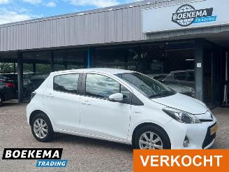 Unfallwagen Toyota Yaris 1.5 Full Hybrid Aspiration Climate Cruise Navi Camera 2014/9