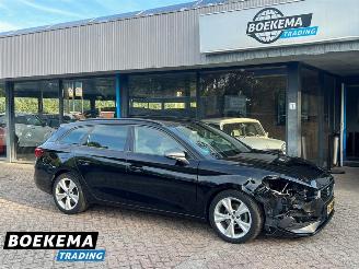 Schadeauto Seat Leon 1.5 TSI FR Intense Led Virutal Navi Cruise Camera PDC 2021/4