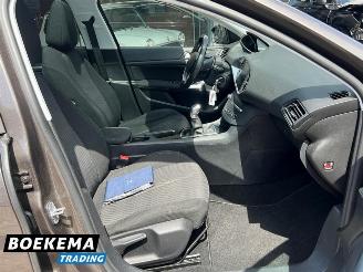 Peugeot 308 SW 1.2 PureTech Executive Glazen-Dak Navigatie Climate Cruise picture 22