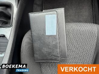 Toyota Avensis wagon 1.8 VVTi Business Navigatie Harman Kardon Camera PDC Cruise picture 18