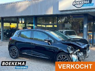 krockskadad bil auto Renault Clio 0.9 TCe Expression Navi Cruise Airco 2014/12