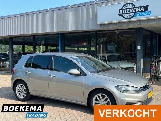 krockskadad bil auto Volkswagen Golf 1.5 TSI Comfort Business DSG Navigatie PDC Climate Cruise 2019/5