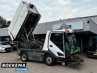 krockskadad bil machine Johnston  CX400 Sweepers 85KM Airco Euro5 Kehrmachine 2013/11