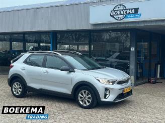krockskadad bil auto Kia Stonic 1.0 T-GDi MHEV Dynamic Automaat Navigatie Camera 2022/12