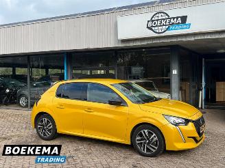 Damaged car Peugeot 208 1.2 Allure 100pk Led Navigatie Climate Cruise PDC 2023/5