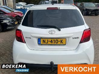 Toyota Yaris 1.3 VVT-i Navigatie Cruise Airco Camera Trekh. picture 14