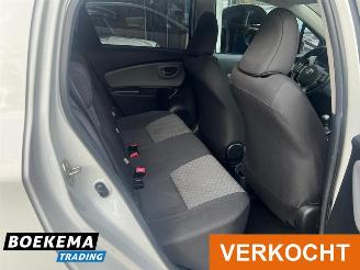 Toyota Yaris 1.3 VVT-i Navigatie Cruise Airco Camera Trekh. picture 19